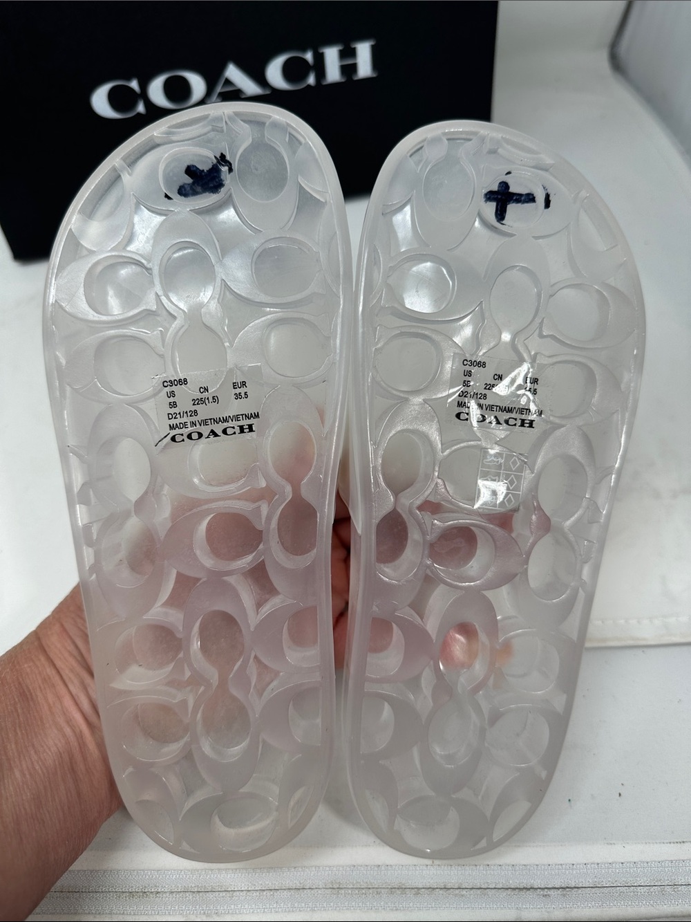 Coach Slides Size 5 - Picture 3 of 4